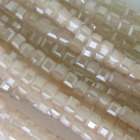 Cg 2mm cube Sand AB 185pcs