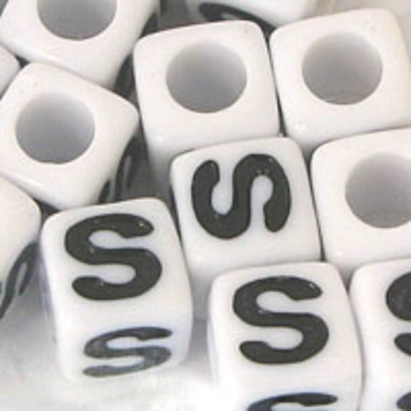 Plas 7mm cube black/white letter S 500p