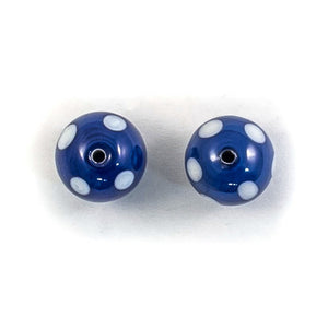 Cz 10mm h/made rnd blue white dots 2pc
