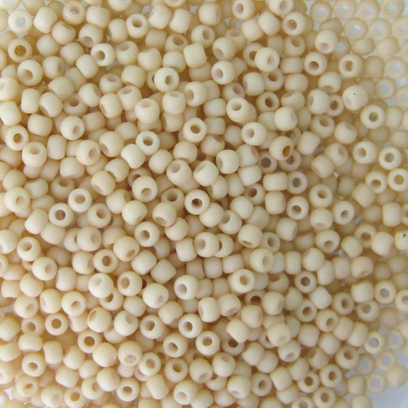 Toho #11 rnd 763 Opa Pas Fro Apricot 10g