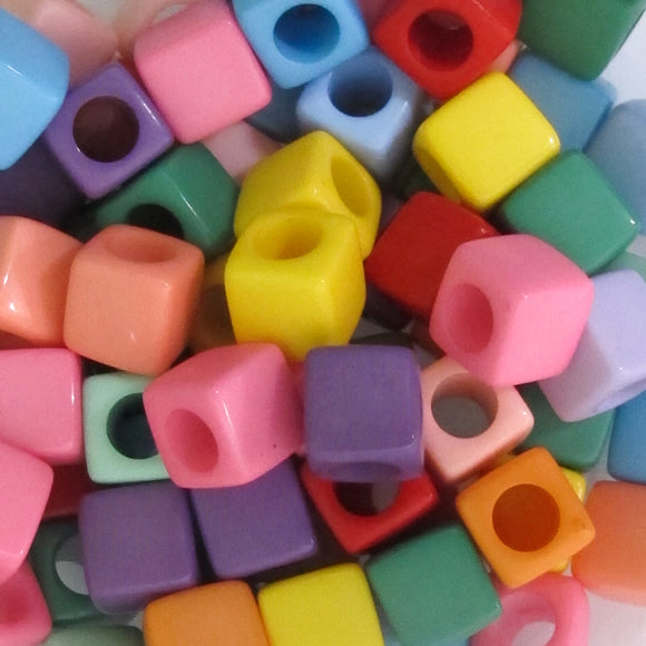 plas 8mm cube 3mm hole multi mix 195+p