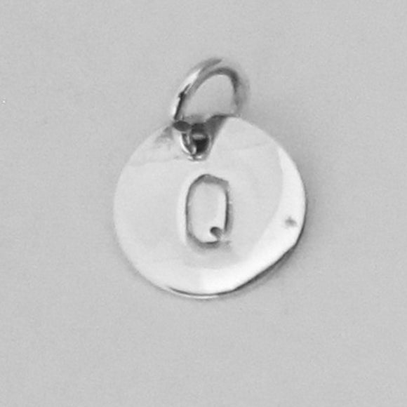 Sterling Sil 8mm Letter Charm Q 1pcs