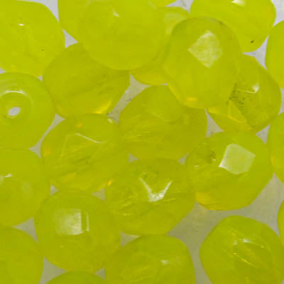 Cz 6mm rd facet milky yellow 25pcs